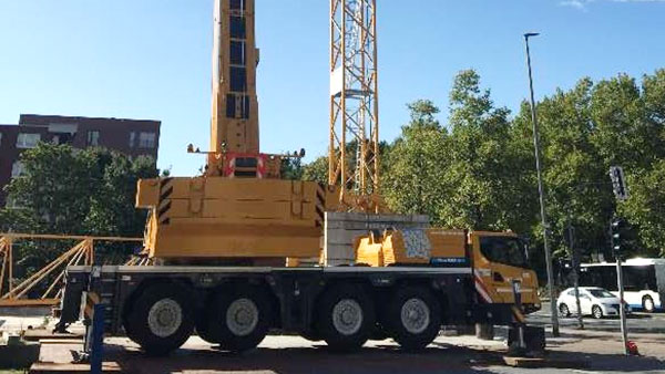 【高端突破】驶进德国鲁尔的币游XCA100E全地面起重机