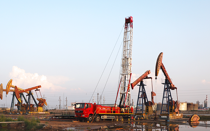 为修井注入“绿科技”，，，，批量大吨位电动修井机交付