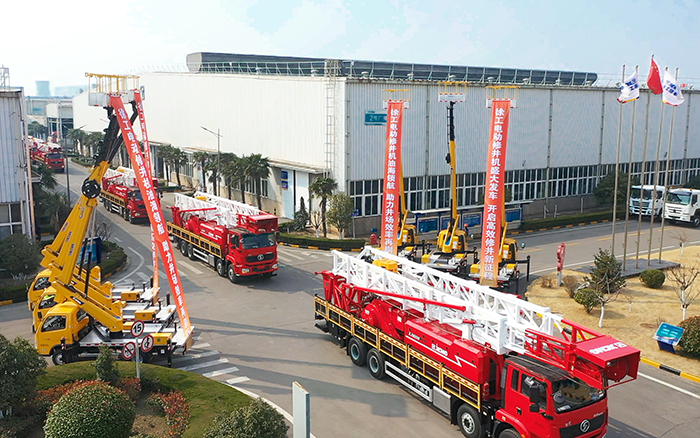 绿色修井效率再刷新，，，，，，币游电动修井机批量发车